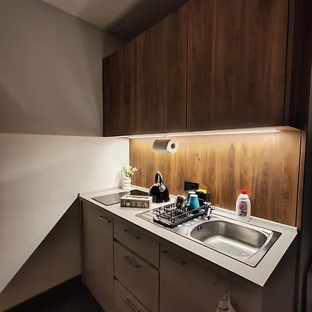 Daisy Out In Bela Reka Брзече